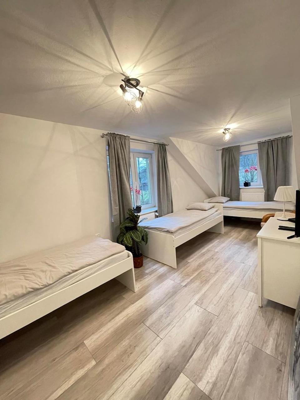 Hotel Ostoya Roztocze à Szczebrzeszyn Extérieur photo