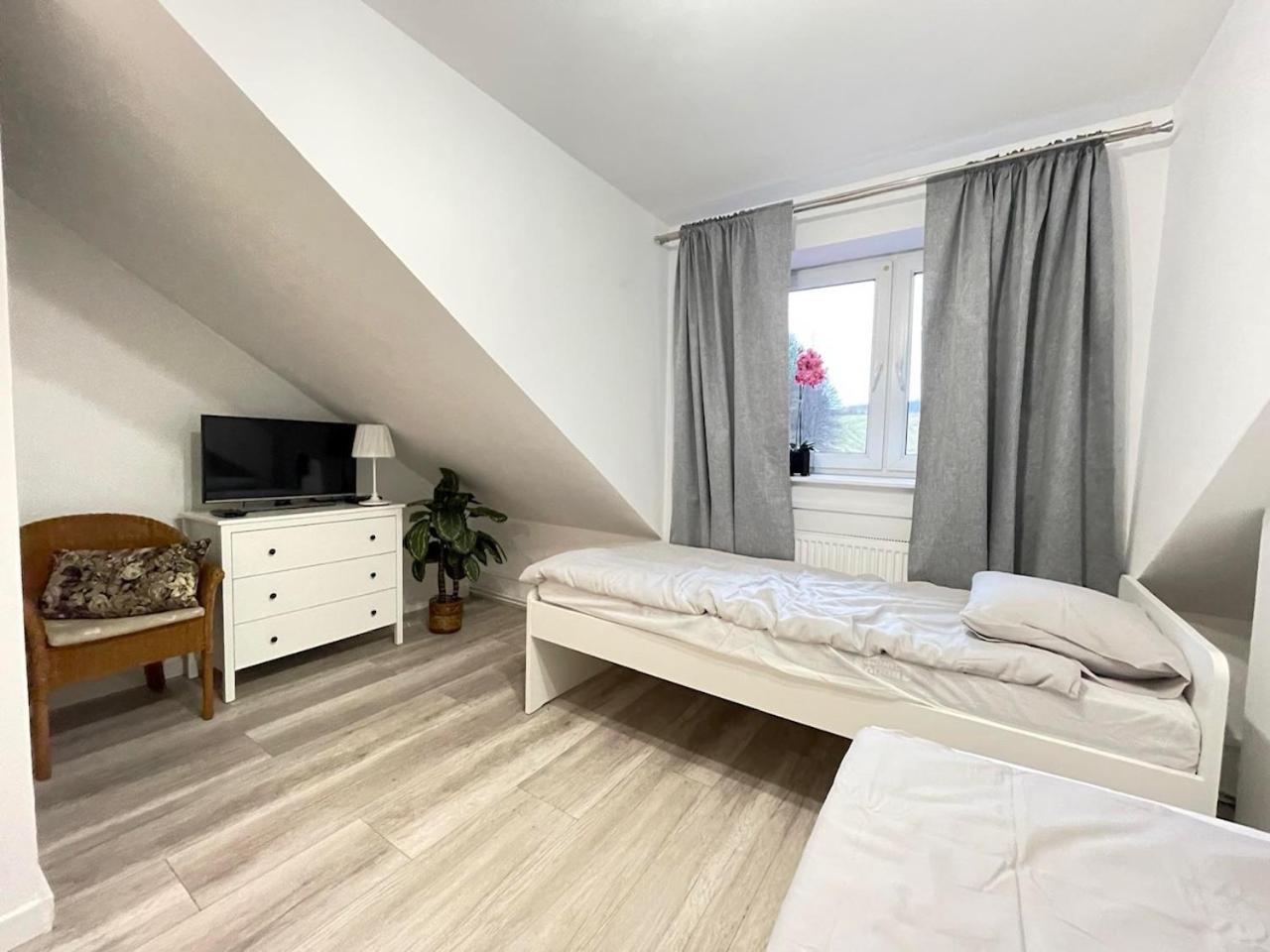 Hotel Ostoya Roztocze à Szczebrzeszyn Extérieur photo