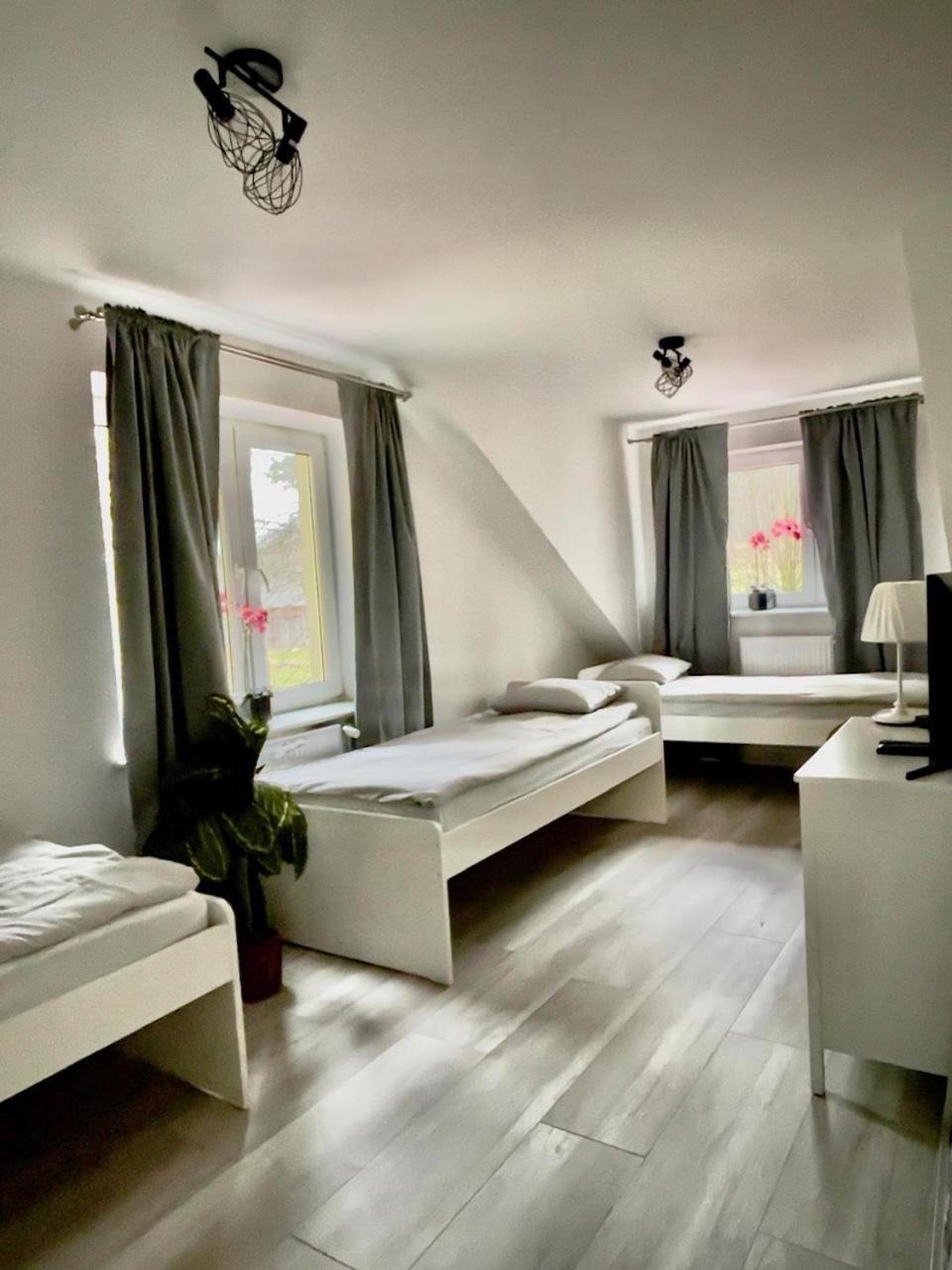 Hotel Ostoya Roztocze à Szczebrzeszyn Extérieur photo